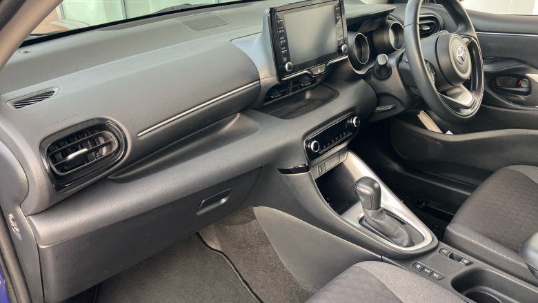 Toyota Yaris 1.5 Hybrid Design 5dr CVT Hybrid Hatchback